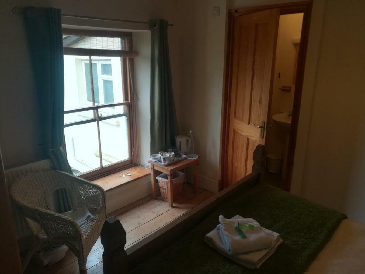 Y Garreg Wen Bed and Breakfast Llanybyther Exterior foto